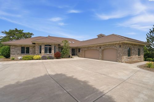 3521 W 36th Loop, Kennewick, WA, 99337-2566 | Card Image