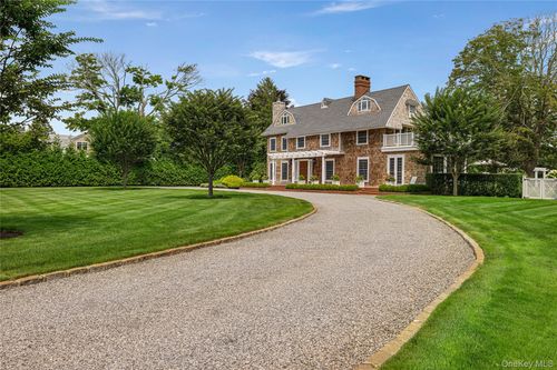 92 Beach Ln, Westhampton Beach, NY, 11978-2710 | Card Image