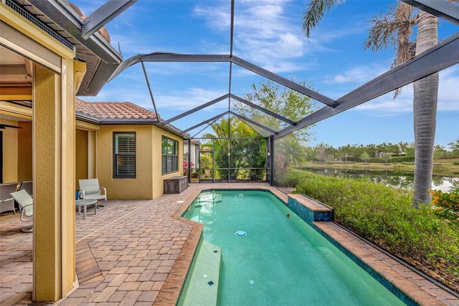 Soak up the sun on the lanai | Image 4