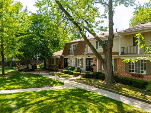 1813 Wickham St, Royal Oak, MI, 48073-1163 | Card Image
