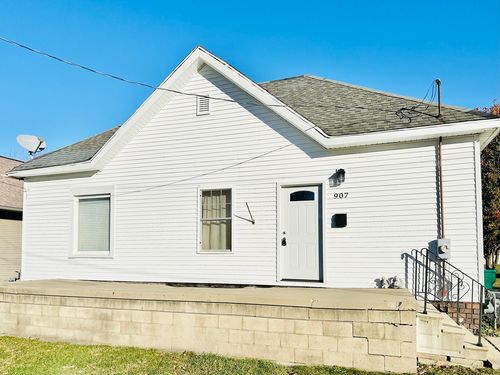 907 S Bloomington St, Streator, IL, 61364-3310 | Card Image