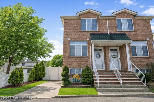 10 Dunhill Ave, Staten Island, NY, 10309-4513 | Card Image