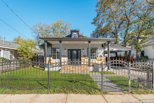 733 Delmar St, San Antonio, TX, 78210-2412 | Card Image