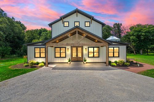 548 E 1400 S, Kouts, IN, 46347-9738 | Card Image