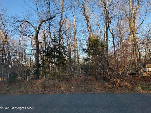 35 Pocono Dr, Gouldsboro, PA, 18424 | Card Image