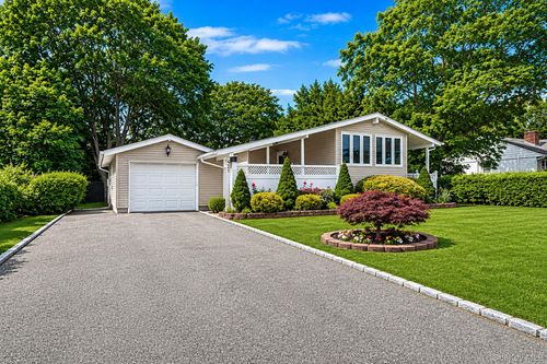 425 Old Country Rd, Deer Park, NY, 11729-1312 | Card Image