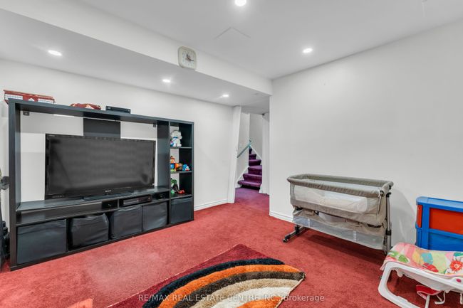 22 Fanshawe Dr, House attached with 4 bedrooms, 3 bathrooms and 2 parking in Brampton ON | Image 27