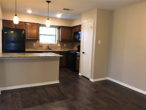 1420-1101 Calico Ln, Arlington, TX, 76011-8887 | Card Image