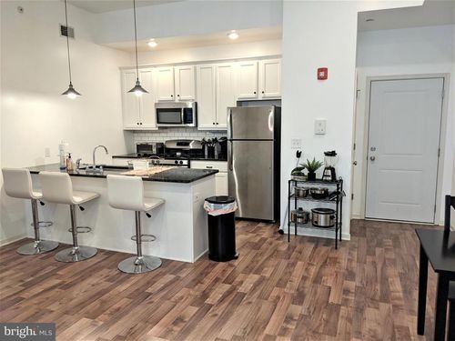 apt-201-333 Earp St, PHILADELPHIA, PA, 19147-5926 | Card Image