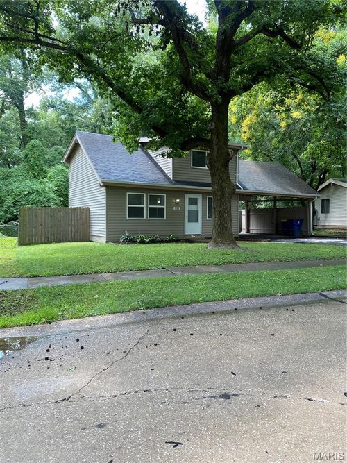 958 Dawnview Dr, Florissant, MO, 63031-1929 | Card Image