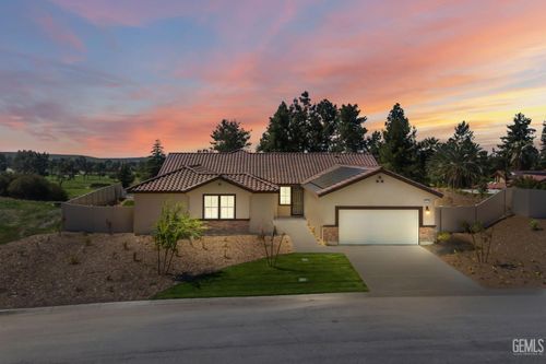 5804 Levanto St, Bakersfield, CA, 93306-9596 | Card Image