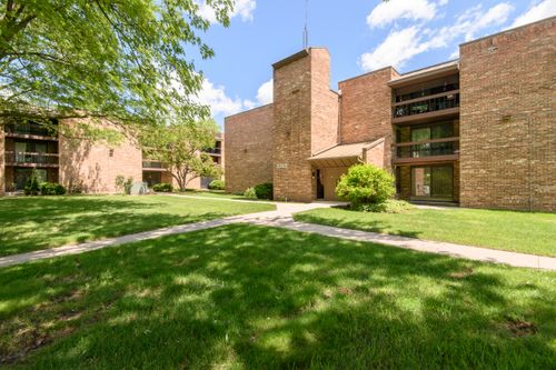 apt-307-3749 N 88th St, Milwaukee, WI, 53222-2728 | Card Image