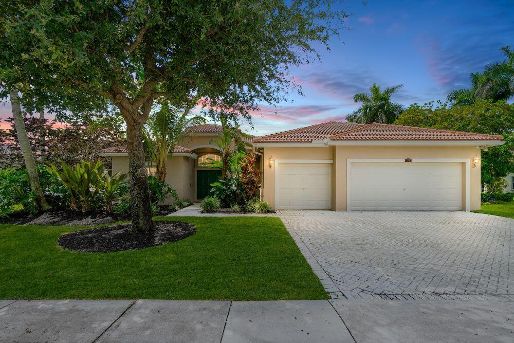Waterbend Ct, Wellington, FL 33414