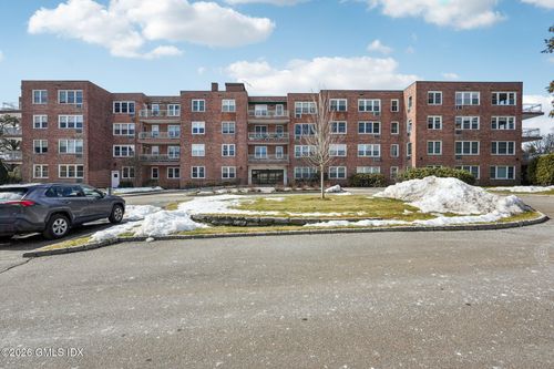 4f-4 Putnam Hl, Greenwich, CT, 06830-5715 | Card Image