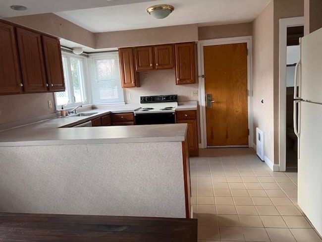 1127 S Mammoth Rd, House other with 3 bedrooms, 2 bathrooms and null parking in Manchester NH | Image 4