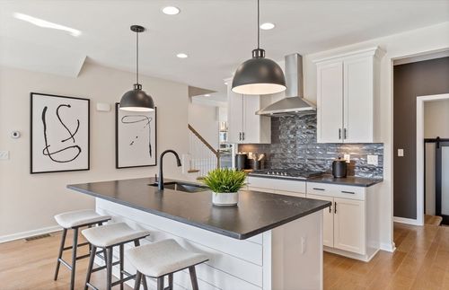 10-15 Shrewsbury Green Dr, Shrewsbury, MA, 01545-3653 | Card Image