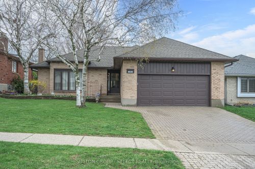 260 Village Green Avenue, London South, ON, N6J3Z6 | Card Image