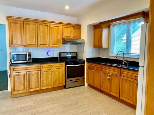 apt-2-21 Heldun St, Boston, MA, 02132-4362 | Card Image