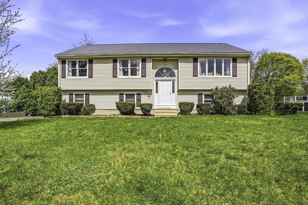 366 Oak St, Pending in Shrewsbury - eXp Realty