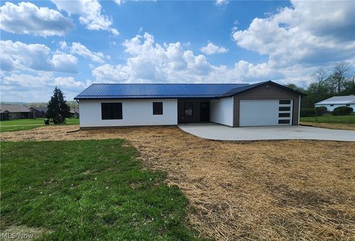 3190 Eastport Road Se, Dennison, OH, 44621 | Card Image