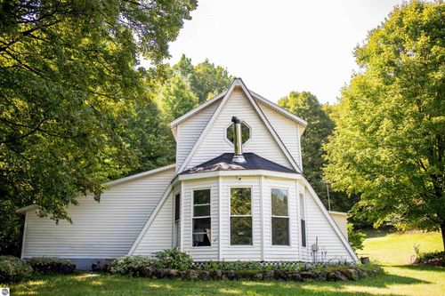 7415 Valley St, Alden, MI, 49612-9774 | Card Image