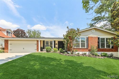 1142 Richland Dr, Chesterfield, MO, 63017-1947 | Card Image