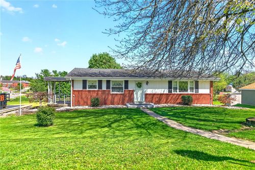 1142 W Laurel Cir, Mount Pleasant, PA, 15666-2182 | Card Image