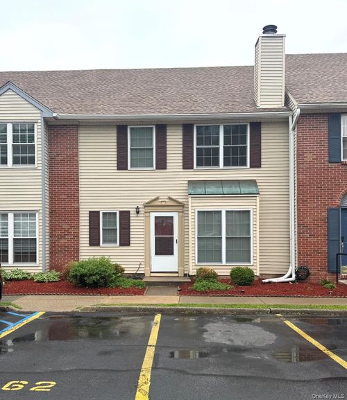62 Yorkshire Ter, Washingtonville, NY, 10992-1233 | Card Image