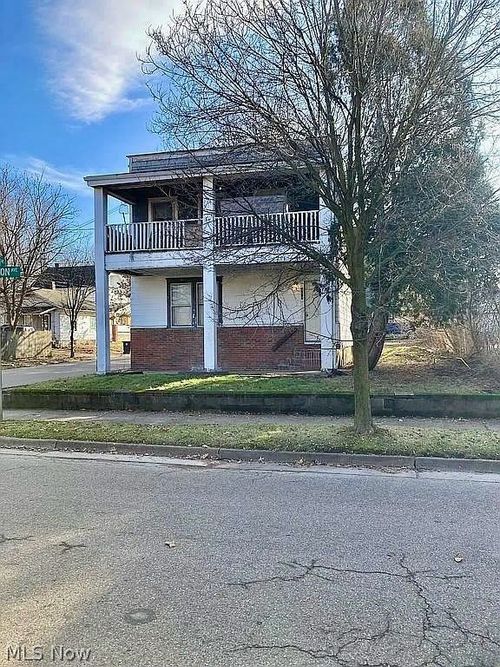 dwn-404 Stanton Ave, Akron, OH, 44301-1467 | Card Image