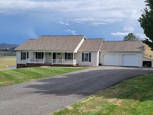 480 Stonebrook Dr, Galax, VA, 24333 | Card Image
