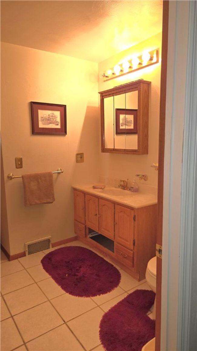 198 Cambria Hill Dr, Townhouse with 2 bedrooms, 2 bathrooms and 2 parking in Tarentum PA | Image 13