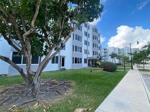 apt-158-250 180th Dr, Sunny Isles Beach, FL, 33160-5500 | Card Image