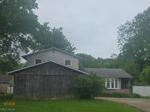 502 Maple Ave, Sheffield Lake, OH, 44054-1712 | Card Image