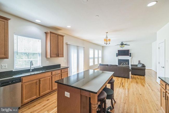 8103 Levi Ct, House other with 5 bedrooms, 4 bathrooms and null parking in Manassas VA | Image 5