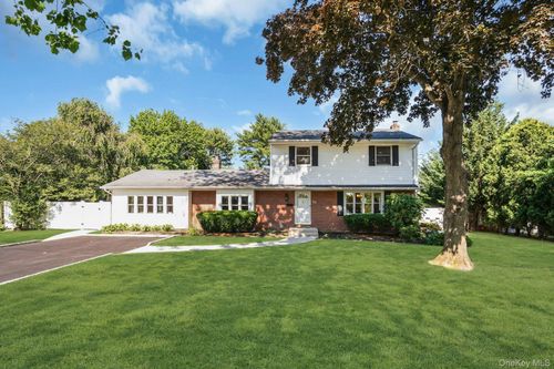 30 Sarina Dr, Commack, NY, 11725-1815 | Card Image