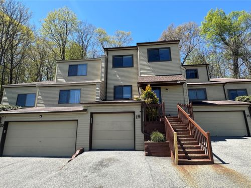 19 Butternut Court, Woodbury, NY, 10930 | Card Image