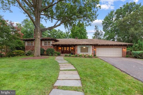 6313 Stoneham Ln, MCLEAN, VA, 22101-2346 | Card Image