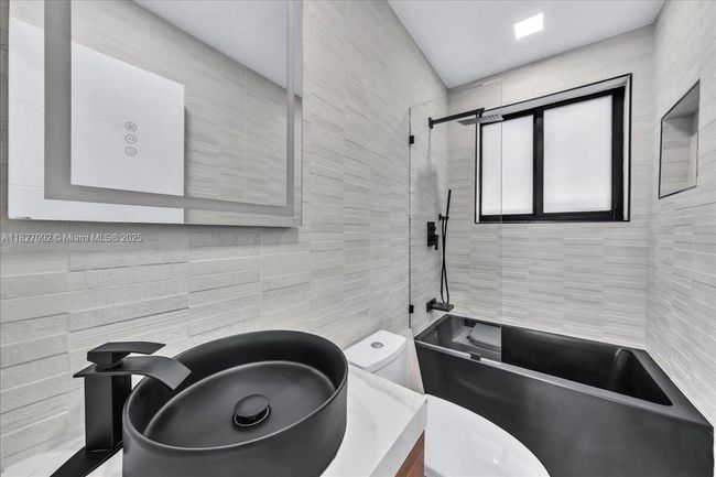 5890 Sw 13 Th St, House other with 4 bedrooms, 3 bathrooms and null parking in Plantation FL | Image 35