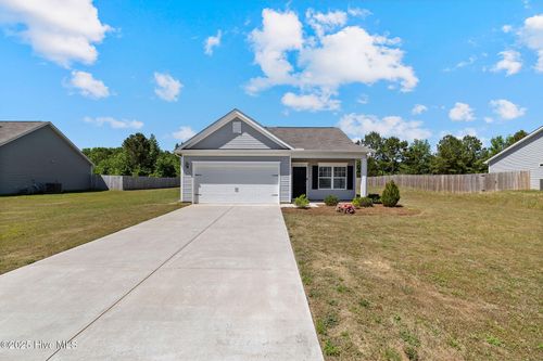 310 Settlers Pointe Dr, Pikeville, NC, 27863-8140 | Card Image