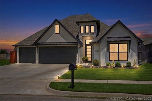 2065 E 136th Pl, Bixby, OK, 74008-4281 | Card Image
