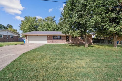 2401 Se 16th St, Bentonville, AR, 72712-6945 | Card Image