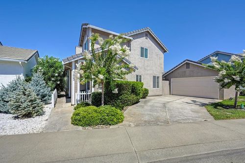 7423 Woodville Ln, Sacramento, CA, 95842-3680 | Card Image