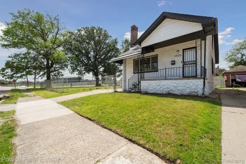13525 Cherrylawn St, Detroit, MI, 48238-2426 | Card Image