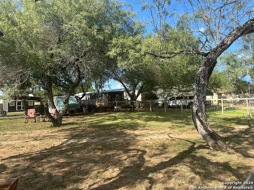507 Mulberry St, Jourdanton, TX, 78026-3719 | Card Image