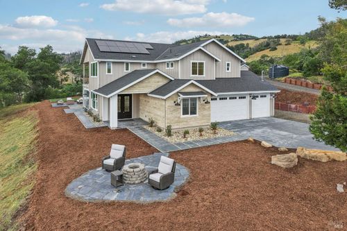 5663 Crystal Dr, Santa Rosa, CA, 95404-1003 | Card Image