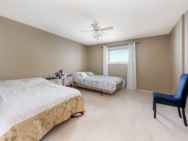 208 Millbank Road Sw, Home with 3 bedrooms, 2 bathrooms and 4 parking in Calgary AB | Image 17