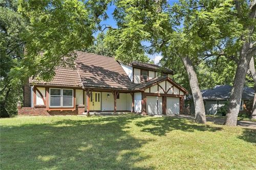 3706 W Colony Sq, Saint Joseph, MO, 64506-1521 | Card Image