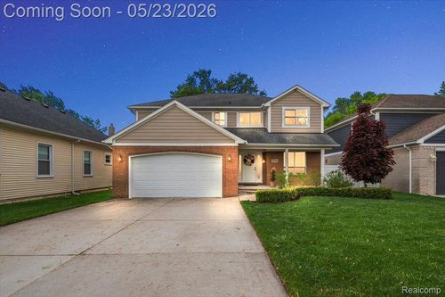 22716 Stephens St, Saint Clair Shores, MI, 48080-4302 | Card Image