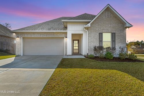 18119 Evergreen Dr, Gulfport, MS, 39503-5744 | Card Image
