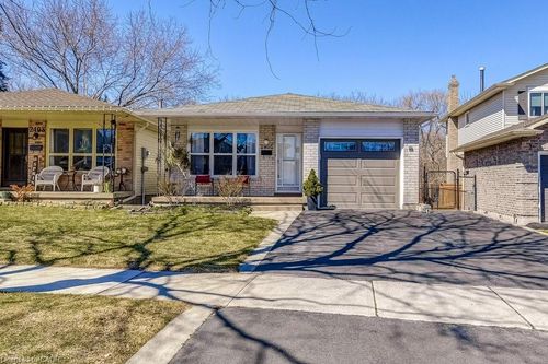2405 Malcolm Cres, Burlington, ON, L7P3Y5 | Card Image